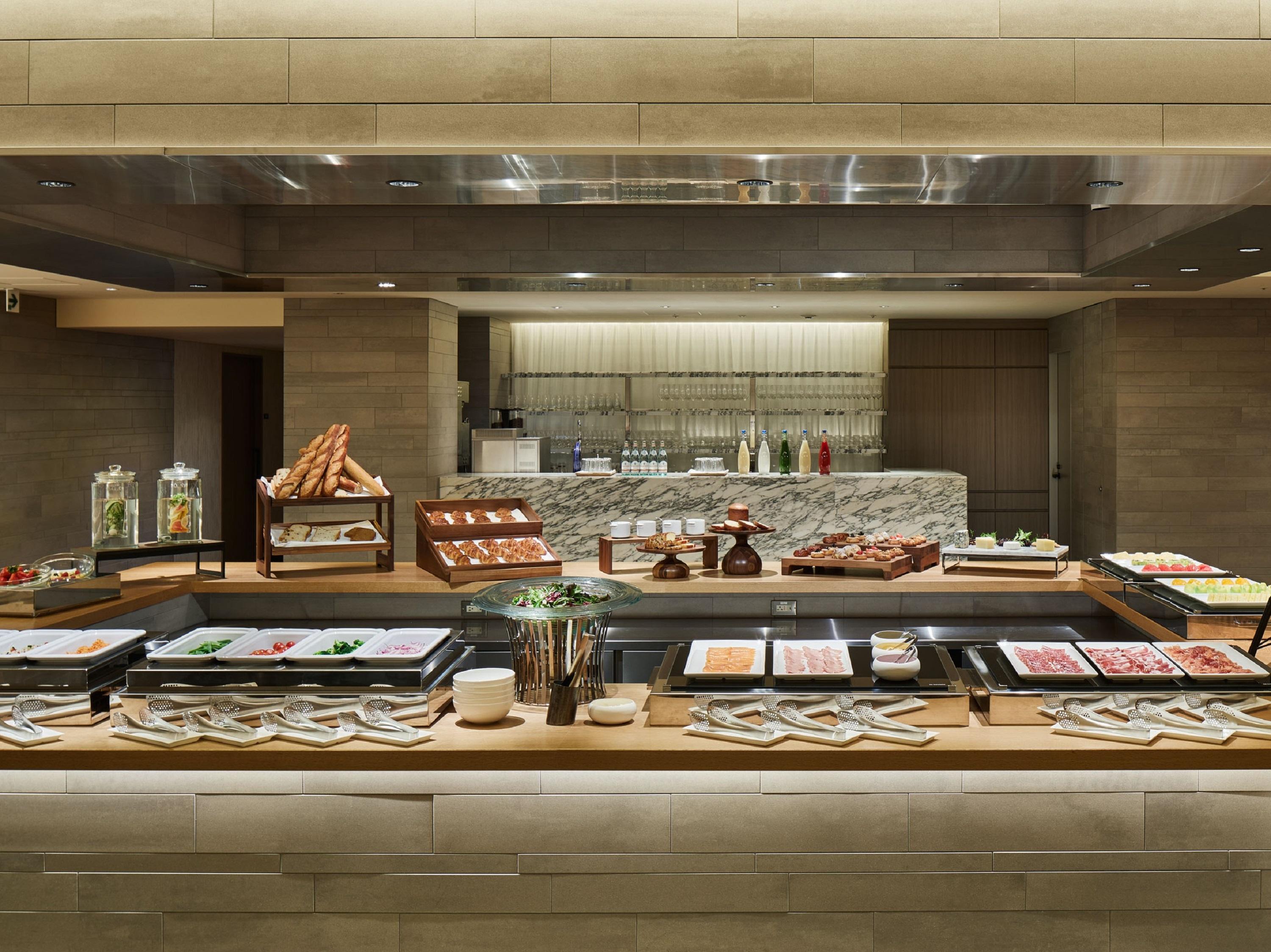 The Thousand Kioto Exterior foto A buffet at a hotel